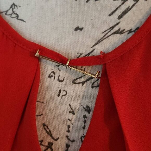 BCX Ladies Red Dress with Gold Bar Keyhole - Size Large - Picture 3 of 8